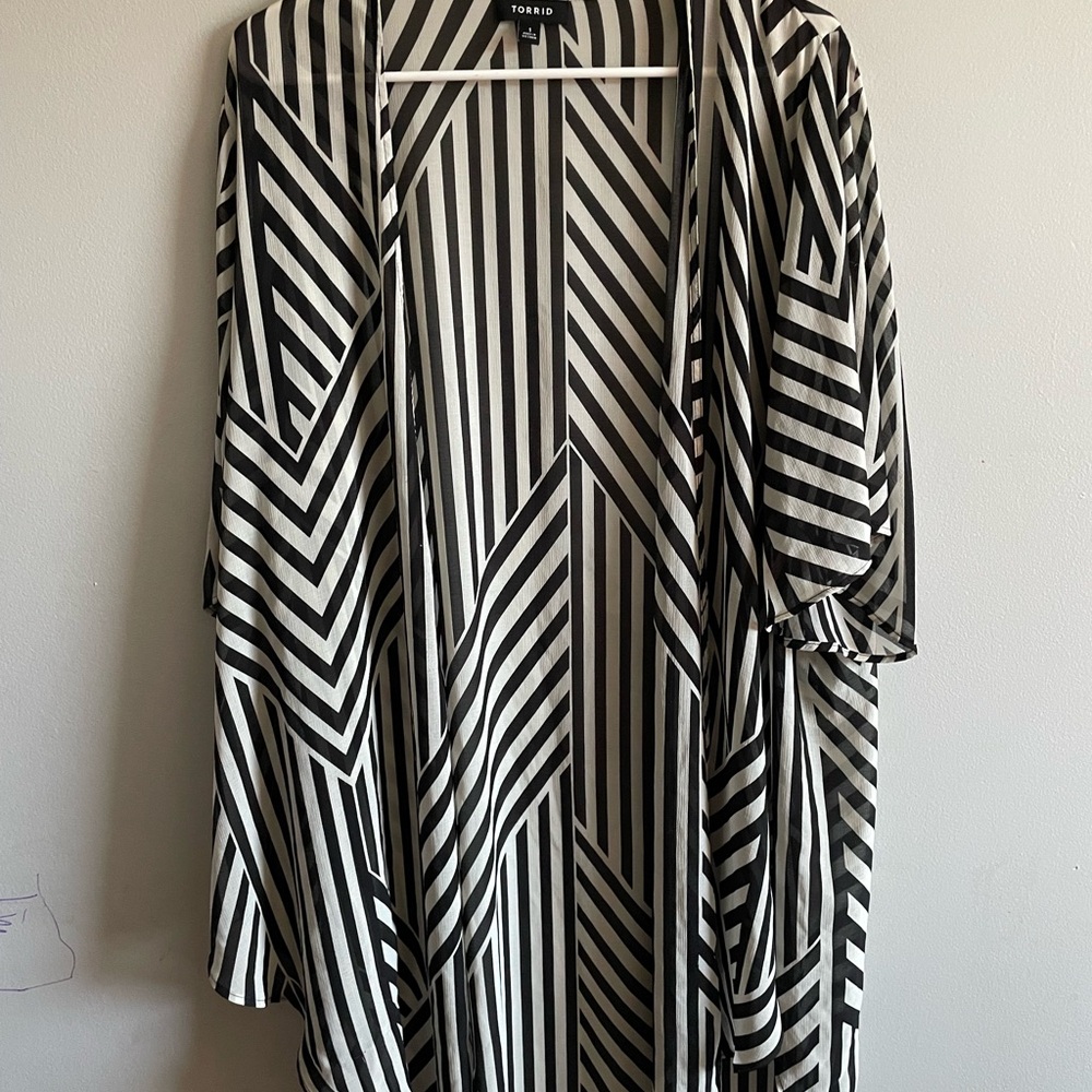 Torrid Monochrome Vertical Stripe Kimono